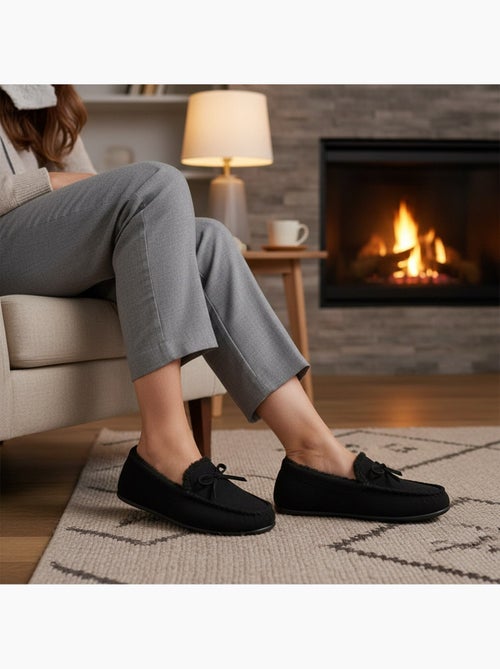 Pantofole donna chiuse scamosciato tinta unita fiocco ozabi - Kiabi Pantofole donna chiuse scamosciato tinta unita fiocco ozabi - Kiabi