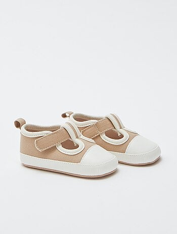 Pantofole stile sneakers in tela