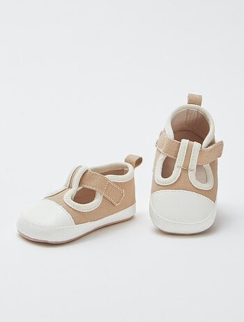Pantofole stile sneakers in tela