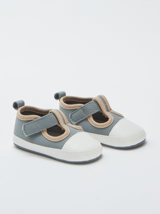 Pantofole stile sneakers in tela