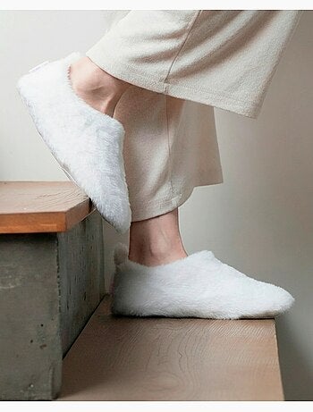 Pantofole stivaletti finta pelliccia, suola in gomma donna