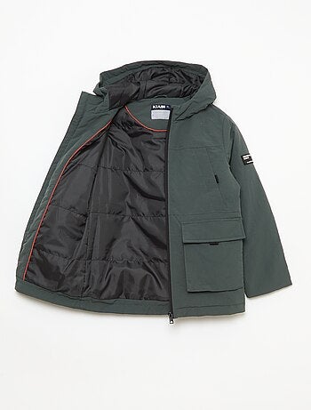 Parka leggera con cappuccio e 2 tasche a soffietto con patta