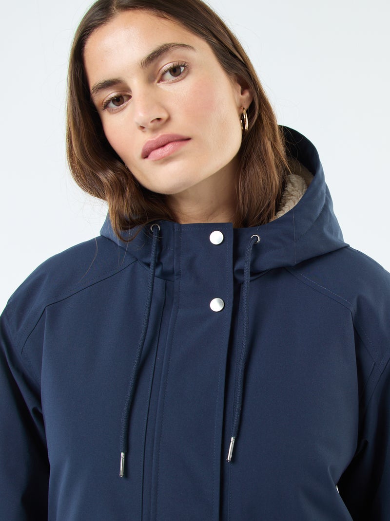 Parka lungo con cappuccio e fodera effetto montone Blu - Kiabi