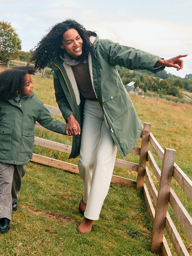 Parka lungo con cappuccio e fodera effetto montone Verde - Kiabi