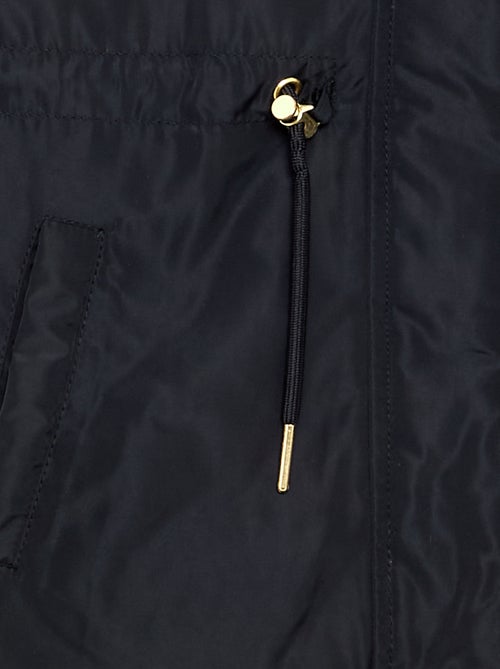 Parka morbida con cappuccio in pelliccia sintetica - Kiabi Parka morbida con cappuccio in pelliccia sintetica - Kiabi