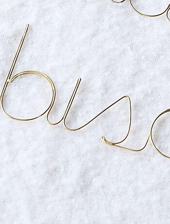 Parola in filo d'ottone dorato "BISOU