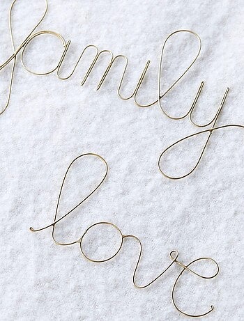 Parola in filo d'ottone dorato "LOVE