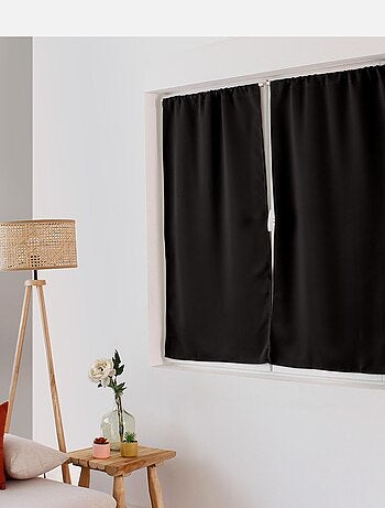 Piccola tenda oscurante a tinta unita