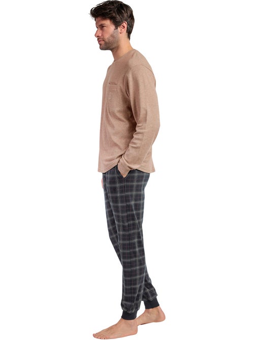 Pigiama a maniche lunghe da uomo ADMAS CLASSIC color cannella - Kiabi Pigiama a maniche lunghe da uomo ADMAS CLASSIC color cannella - Kiabi