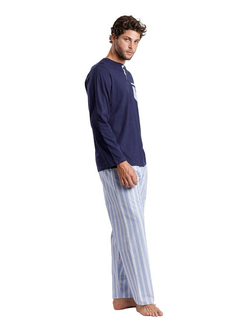 Pigiama a righe a maniche lunghe da uomo ADMAS CLASSIC - Kiabi Pigiama a righe a maniche lunghe da uomo ADMAS CLASSIC - Kiabi