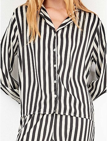 Pigiama a righe con camicia