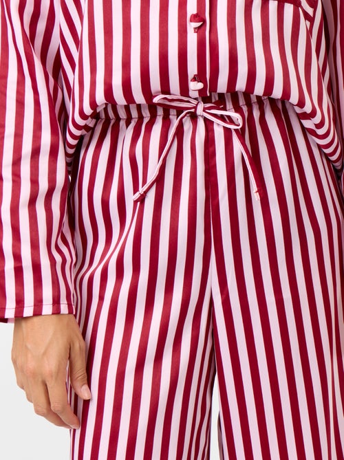 Pigiama lungo satinato camicia + pantaloni - 2 pezzi - Kiabi Pigiama lungo satinato camicia + pantaloni - 2 pezzi - Kiabi
