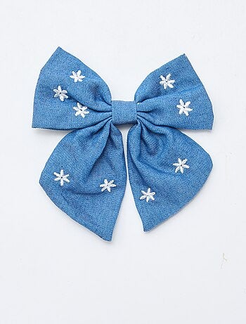 Pinza con fiocco ricamato