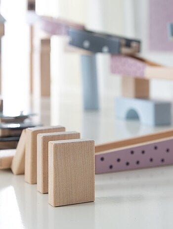 Pista per biglie per bambini – 80 blocchi di costruzione in legno + 20 biglie – "Roba