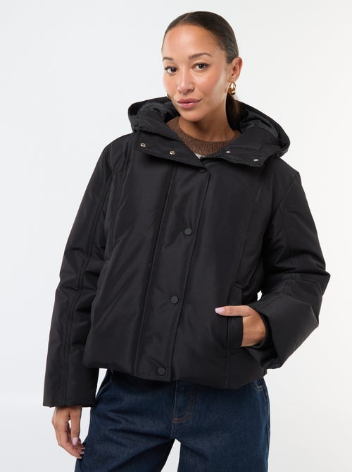 Piumino corto con cappuccio bordato in pelliccia sintetica 'JDY' - Kiabi