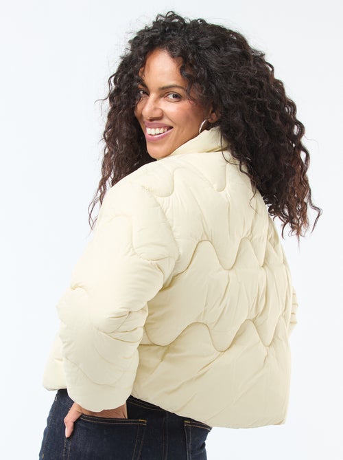 Piumino corto con collo alto e tasche foderate in pile - Kiabi