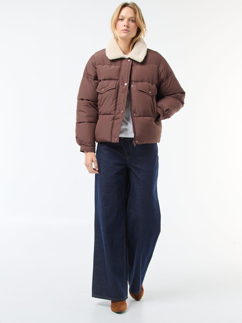 Piumino imbottito con collo effetto montone Marrone - Kiabi