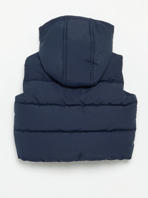 Piumino imbottito senza maniche con cappuccio - Kiabi Piumino imbottito senza maniche con cappuccio - Kiabi