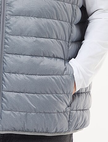 Piumino leggero smanicato con collo alto