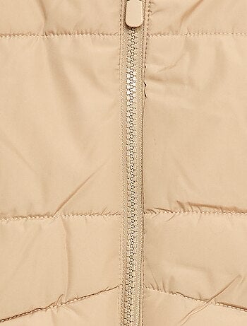 Piumino smanicato con cappuccio