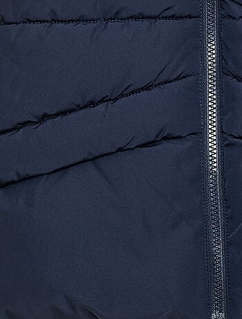 Piumino smanicato con cappuccio