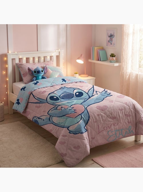 Piumone Stampato Disney Stitch 140x200cm – Imbottitura 250gr – 100% Poliestere – Licenza Ufficiale - Kiabi Piumone Stampato Disney Stitch 140x200cm – Imbottitura 250gr – 100% Poliestere – Licenza Ufficiale - Kiabi