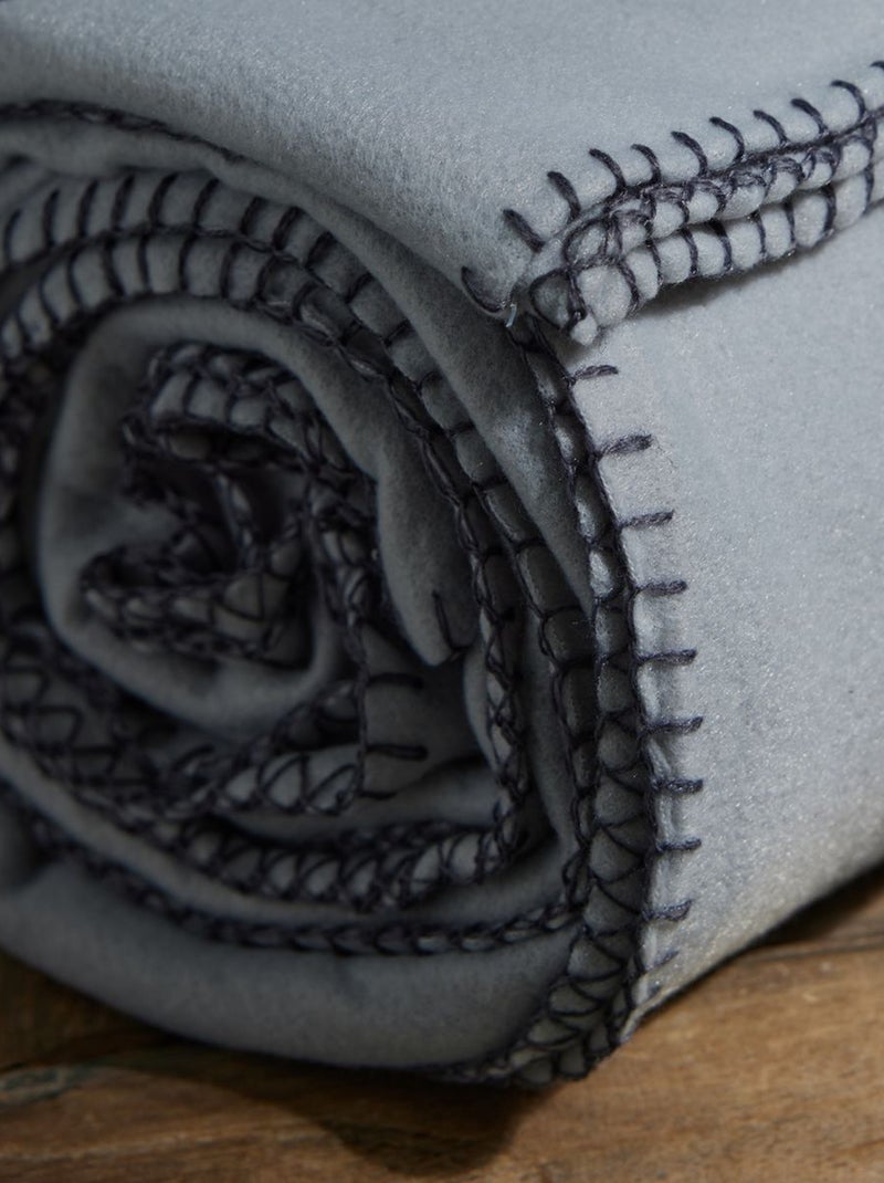 Plaid con finiture a contrasto GRIGIO - Kiabi