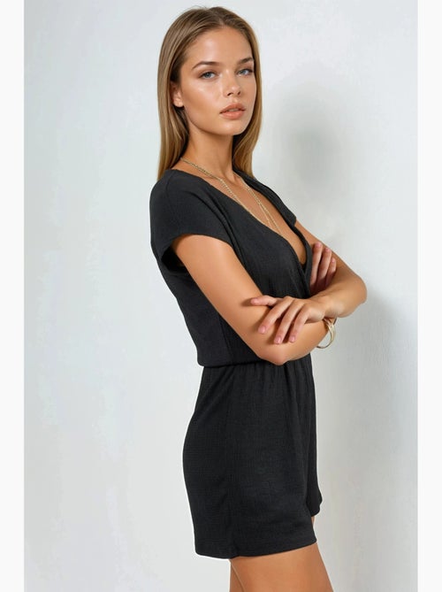 Playsuit corto con scollo a v e drappeggio busem - Kiabi Playsuit corto con scollo a v e drappeggio busem - Kiabi