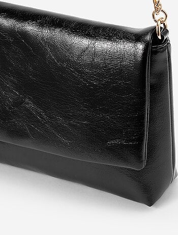 Pochette con tracolla dorata