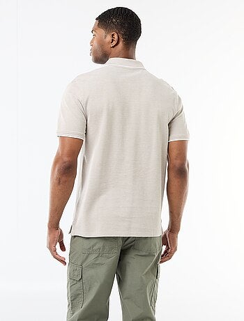 Polo con ricamo sul petto