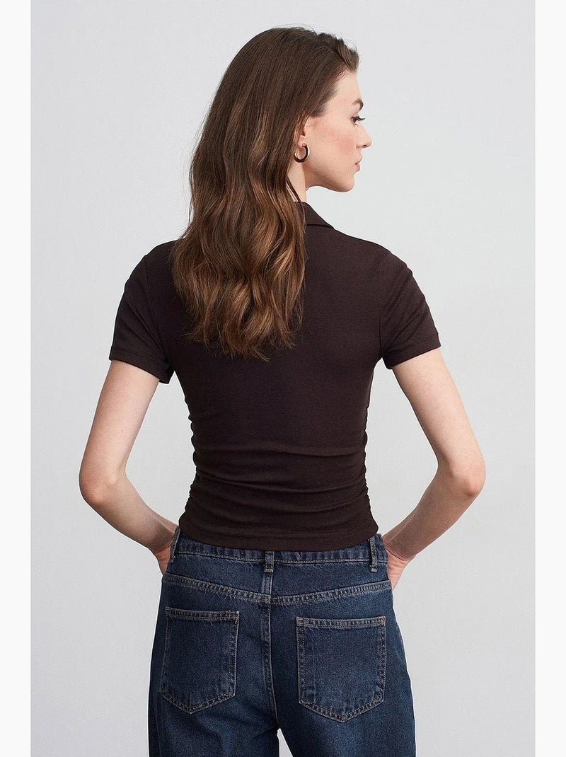 Polo t-shirt cropped da donna slim fit dilvin Marrone cioccolato - Kiabi