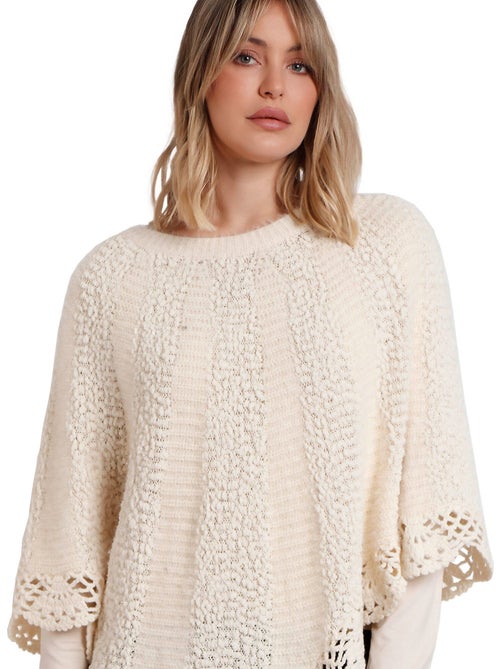 Poncho ADMAS Romantic Plain Knit per donna - Kiabi Poncho ADMAS Romantic Plain Knit per donna - Kiabi