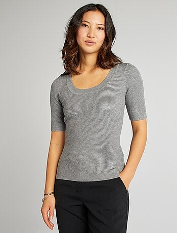 Pullover a coste con maniche corte