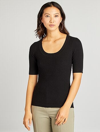 Pullover a coste con maniche corte