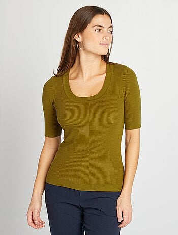 Pullover a coste con maniche corte