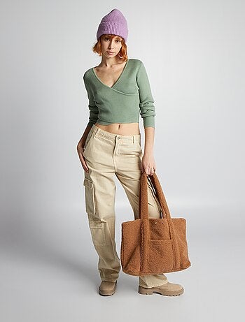 Pullover a coste con scollo incrociato