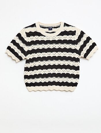 Maglia all'uncinetto a maniche corte