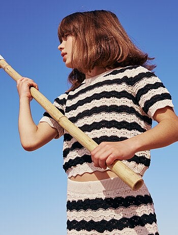 Maglia all'uncinetto a maniche corte