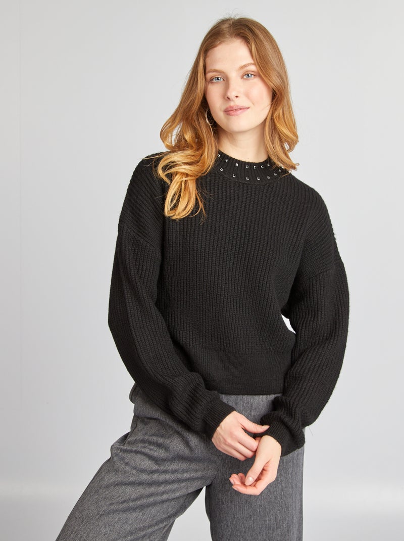 Pullover con gioiello sul collo nero - Kiabi