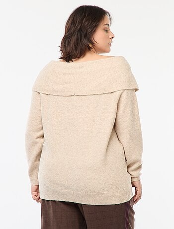Pullover con scollo bardot e dettaglio sul petto