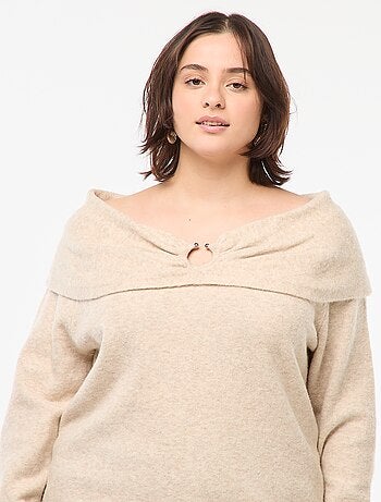 Pullover con scollo bardot e dettaglio sul petto
