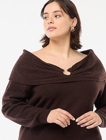 Pullover con scollo bardot e dettaglio sul petto