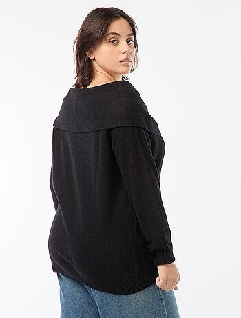 Pullover con scollo bardot e dettaglio sul petto