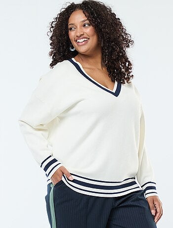 Pullover Scollo a V in Maglia Spessa con Profili