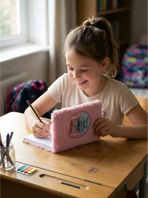 Quaderno a5 copertina peluche rosa stitch disney - Kiabi Quaderno a5 copertina peluche rosa stitch disney - Kiabi