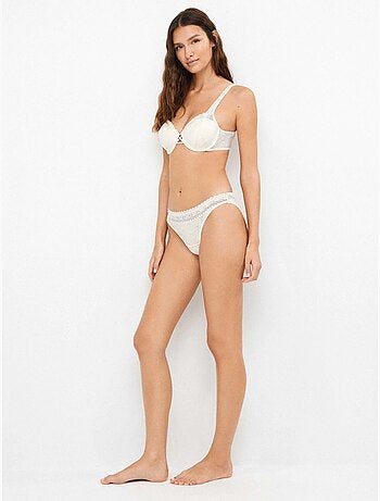 Reggiseno balconette in tessuto di pizzo coppe B,C e D