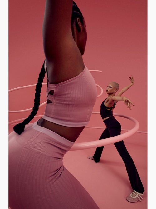 Reggiseno sportivo a righe senza cuciture penti - Kiabi Reggiseno sportivo a righe senza cuciture penti - Kiabi