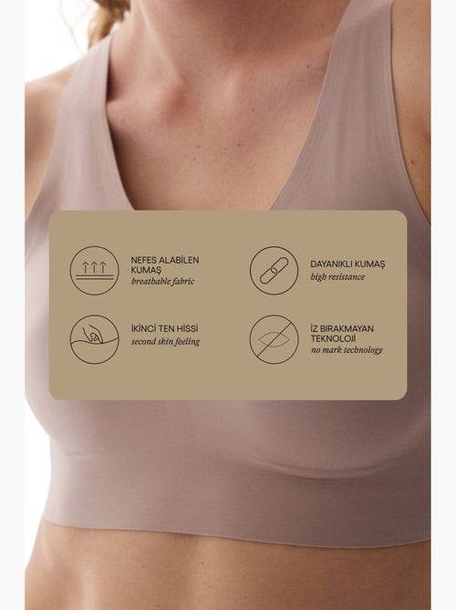Reggiseno sportivo zero feel con sostegno medio e imbottiture rimovibili penti - Kiabi Reggiseno sportivo zero feel con sostegno medio e imbottiture rimovibili penti - Kiabi