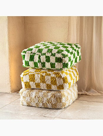 Rivestimento del pouf a scacchiera in lana