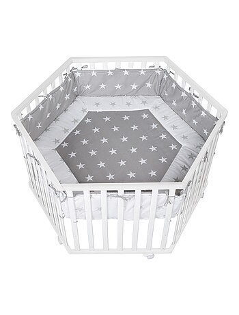 ROBA Box bébé esagonale in legno "Little Stars" + tappeto e ruote con freno – bianco